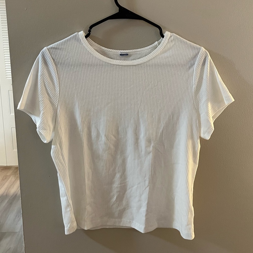 Basic white top